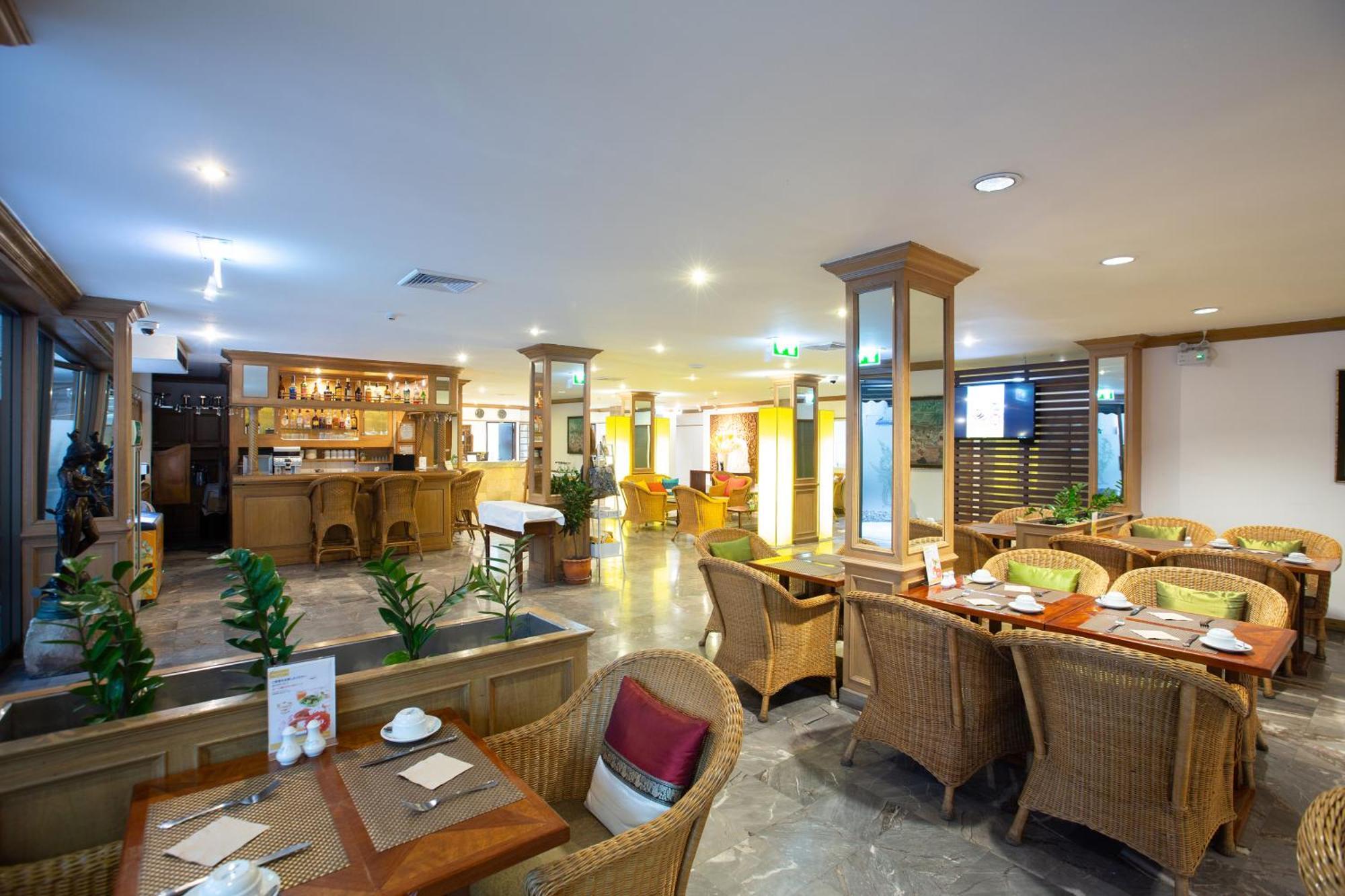 The Tarntawan Hotel Surawong Bangkok Exteriör bild