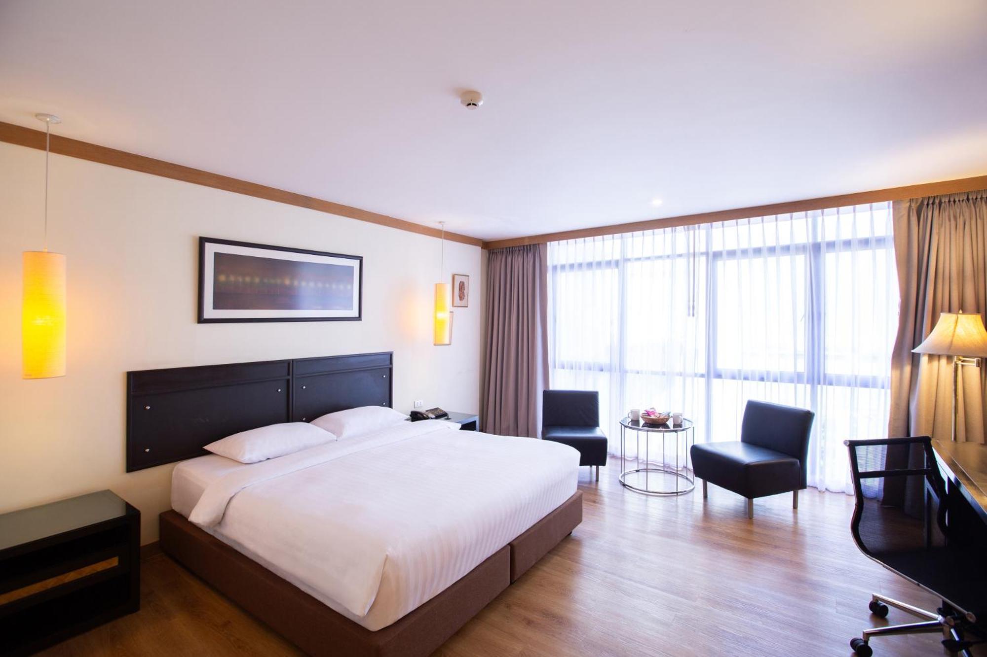The Tarntawan Hotel Surawong Bangkok Exteriör bild