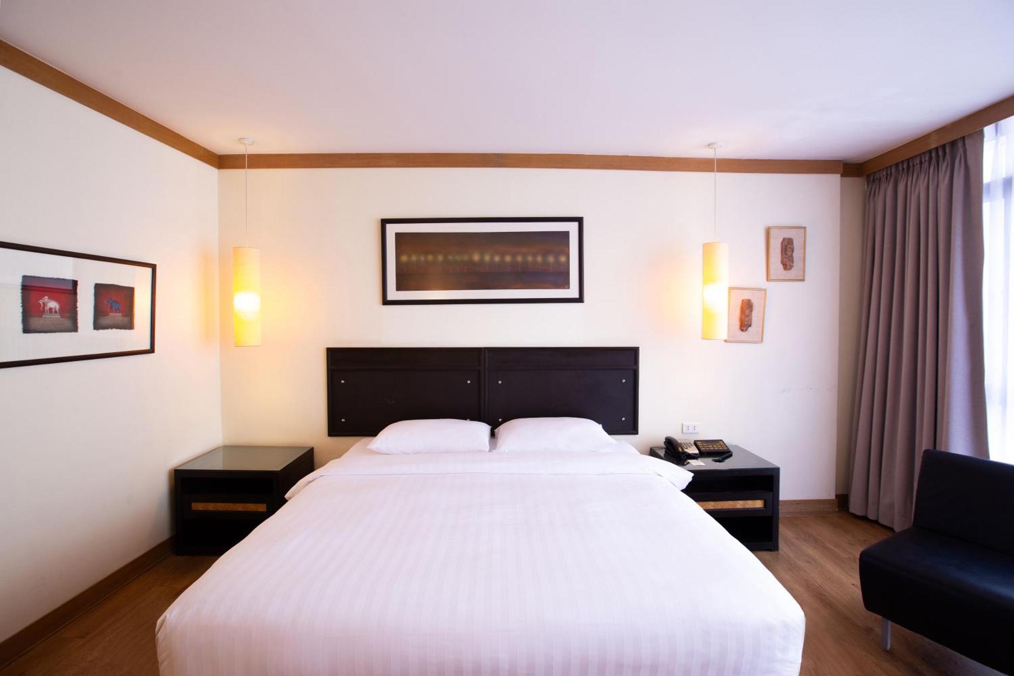 The Tarntawan Hotel Surawong Bangkok Exteriör bild