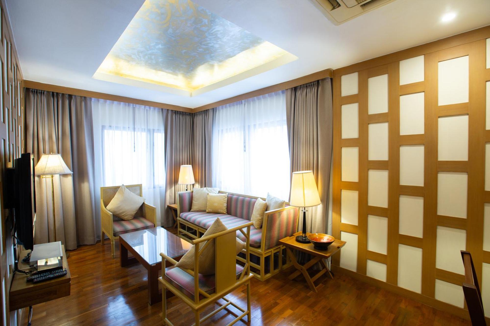 The Tarntawan Hotel Surawong Bangkok Exteriör bild