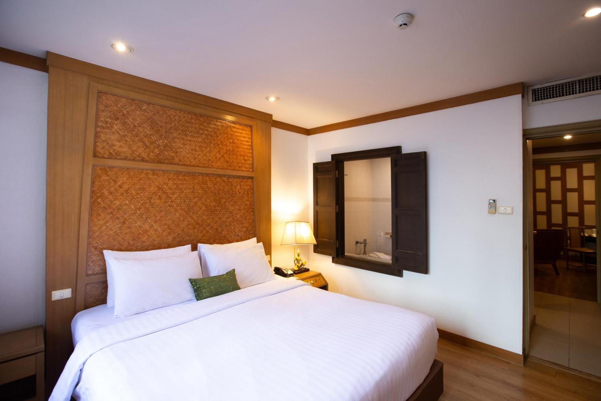 The Tarntawan Hotel Surawong Bangkok Exteriör bild