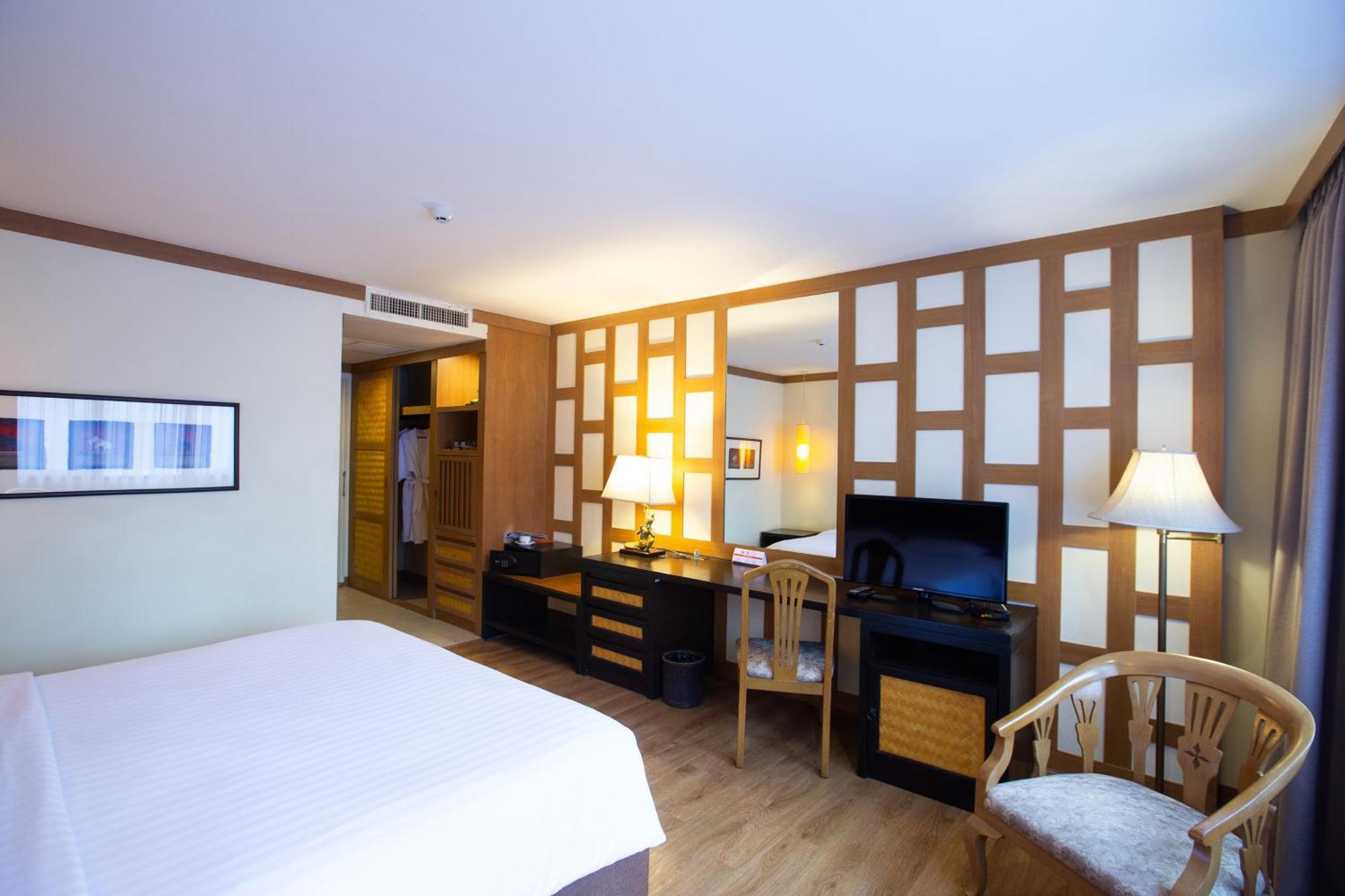 The Tarntawan Hotel Surawong Bangkok Exteriör bild